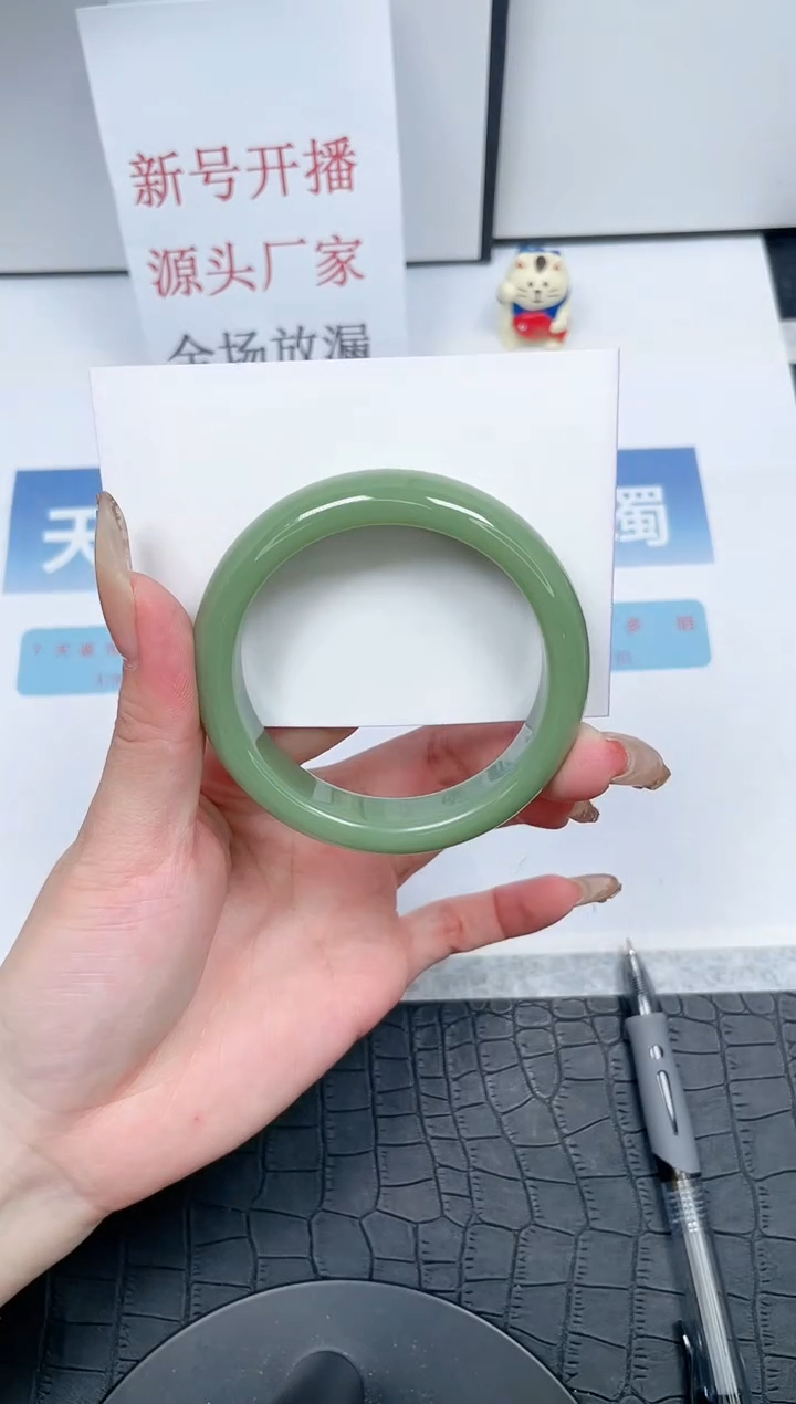 【闪购商品】石英质玉手镯未镶嵌Q90-54.6