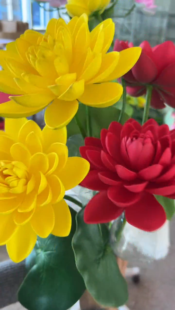 【闪购商品】仿真荷花黄色加红色