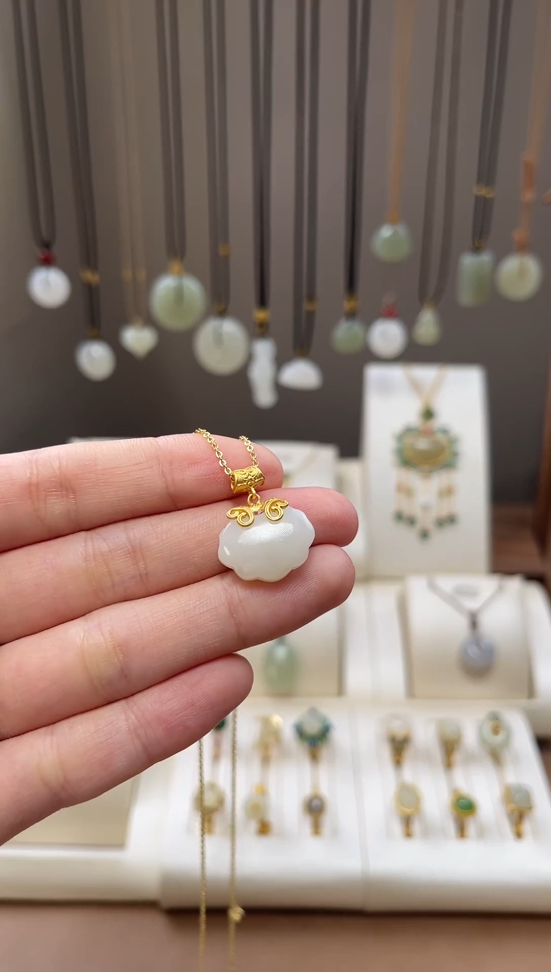 颈饰银S925镶嵌和田玉和田玉吊坠