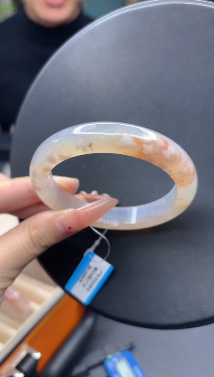 【闪购商品】石英质玉手镯未镶嵌139（57圈）