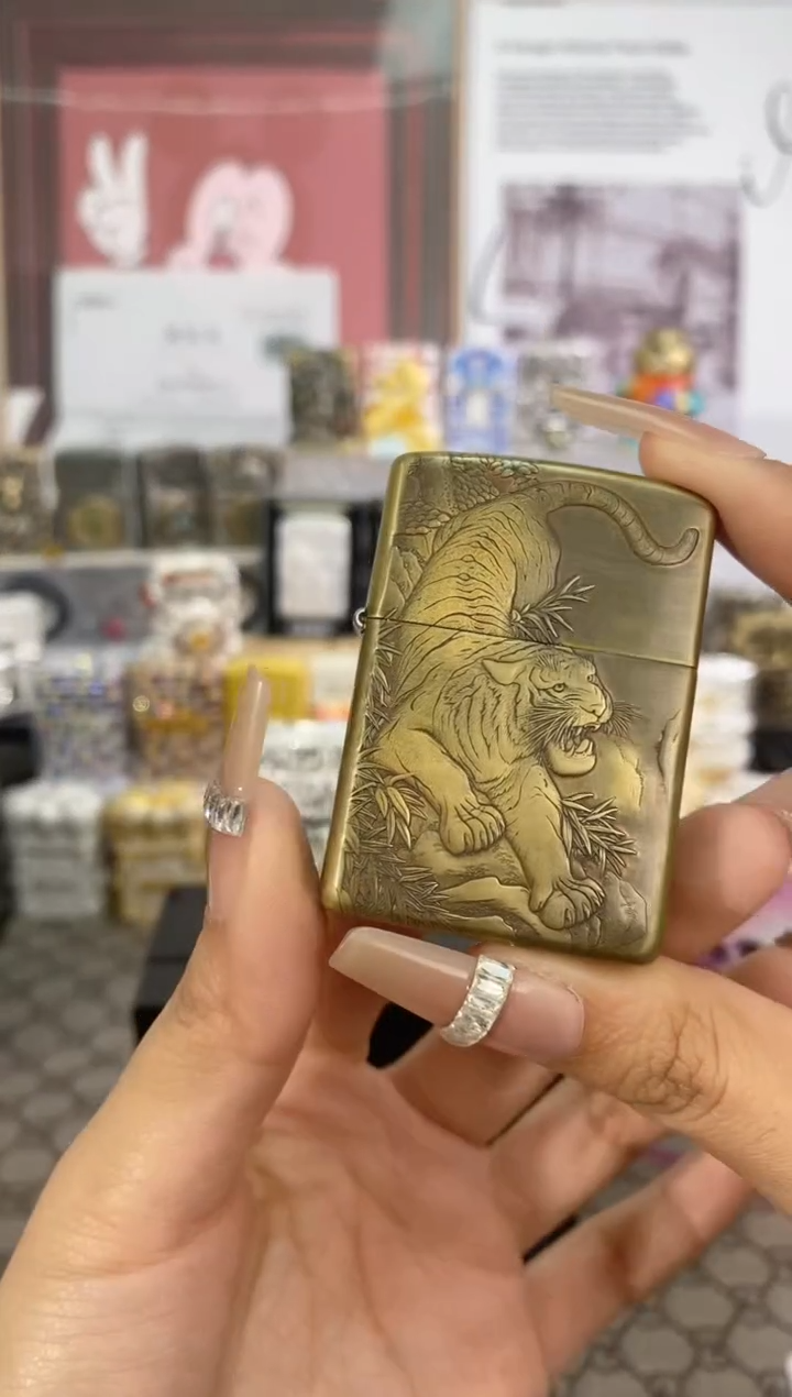 镜面虎虎生威zippo