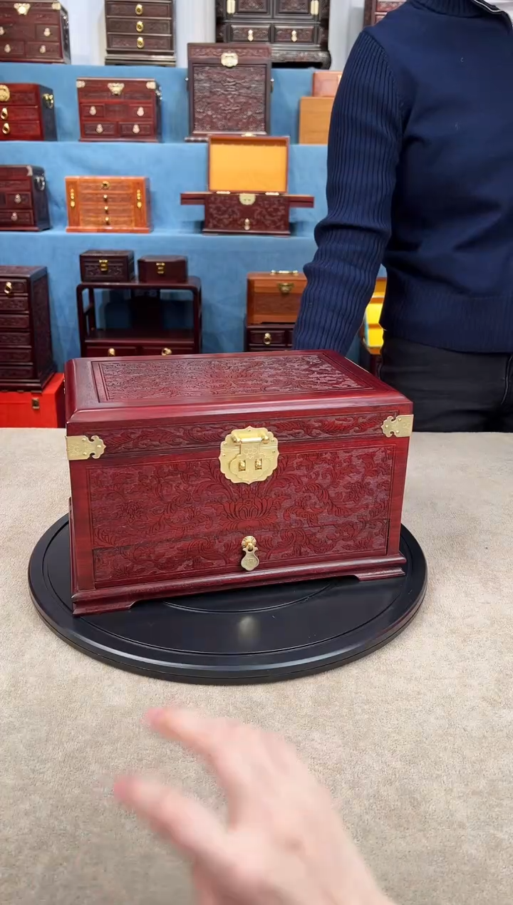 紫檀木类成套家具西番莲红色绒布