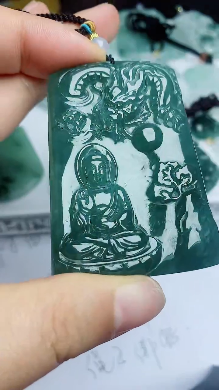 【闪购商品】翡翠颈饰未镶嵌多样性随机发其一