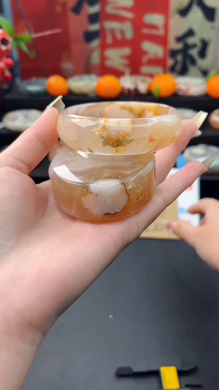 【闪购商品】石英质玉手镯未镶嵌赠送镯心（58圈口）无证书