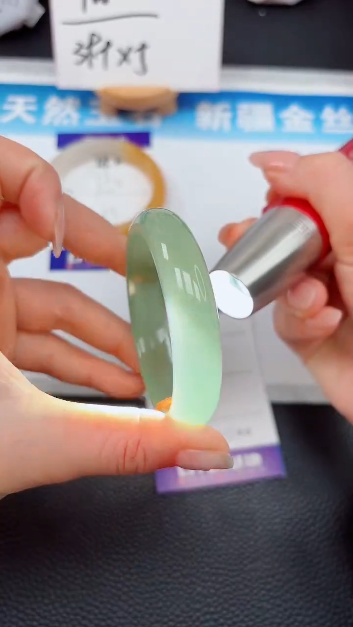 【闪购商品】石英质玉手镯未镶嵌183