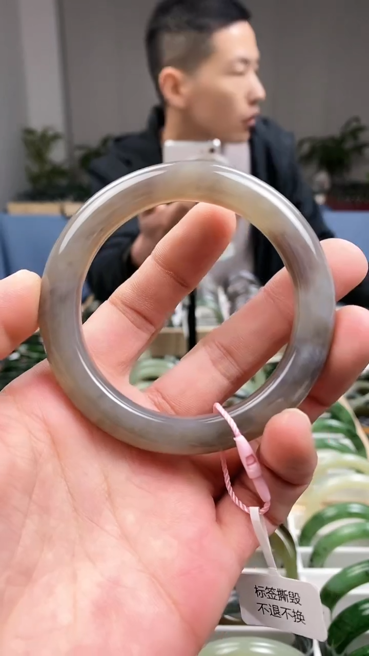 【闪购商品】和田玉手镯未镶嵌57