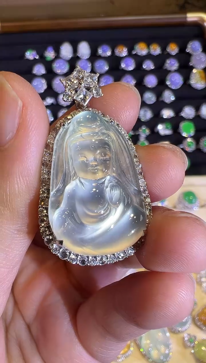 【闪购商品】翡翠吊坠(赠链)18K金镶嵌玻璃种极光白宝宝佛吊坠