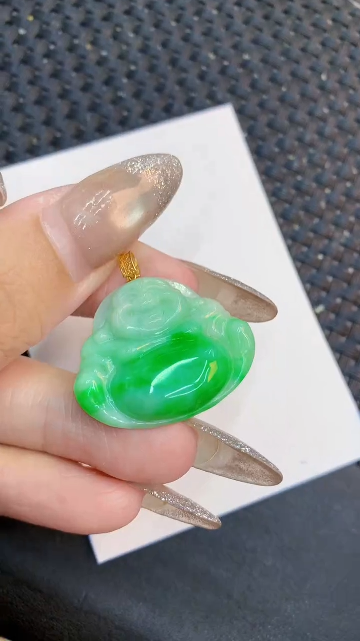 颈饰18K金镶嵌翡翠1