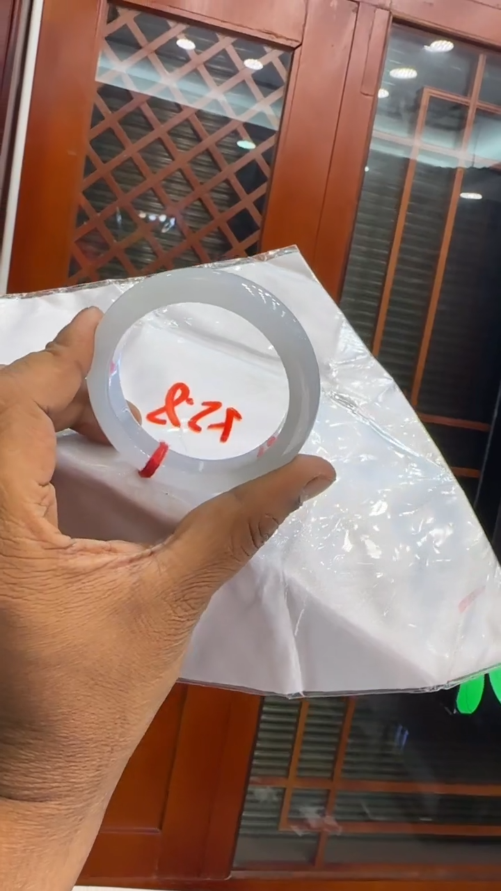 翡翠手镯未镶嵌手镯