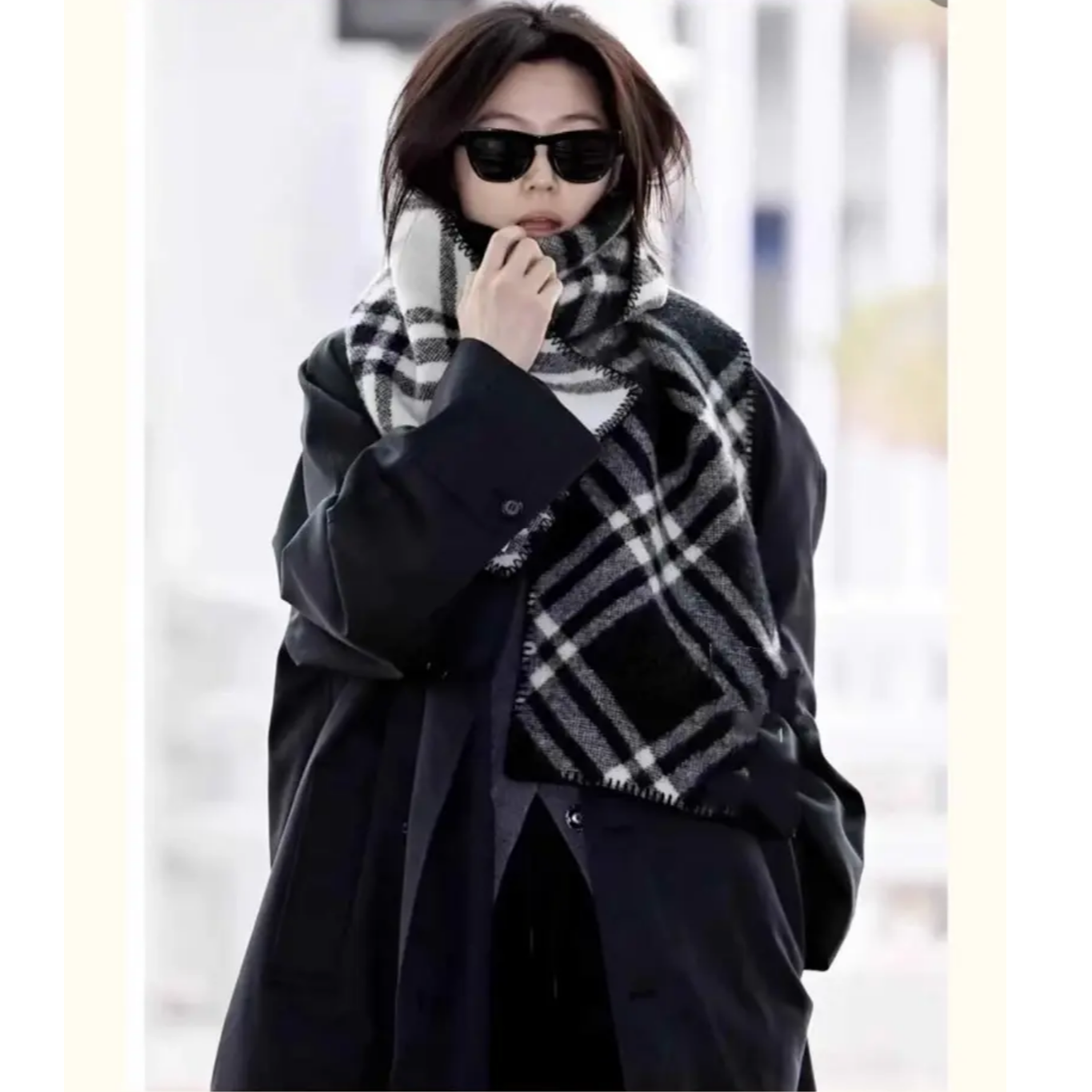 围巾女黑色方格披肩奶茶色格纹围脖秋冬季【款式随机】