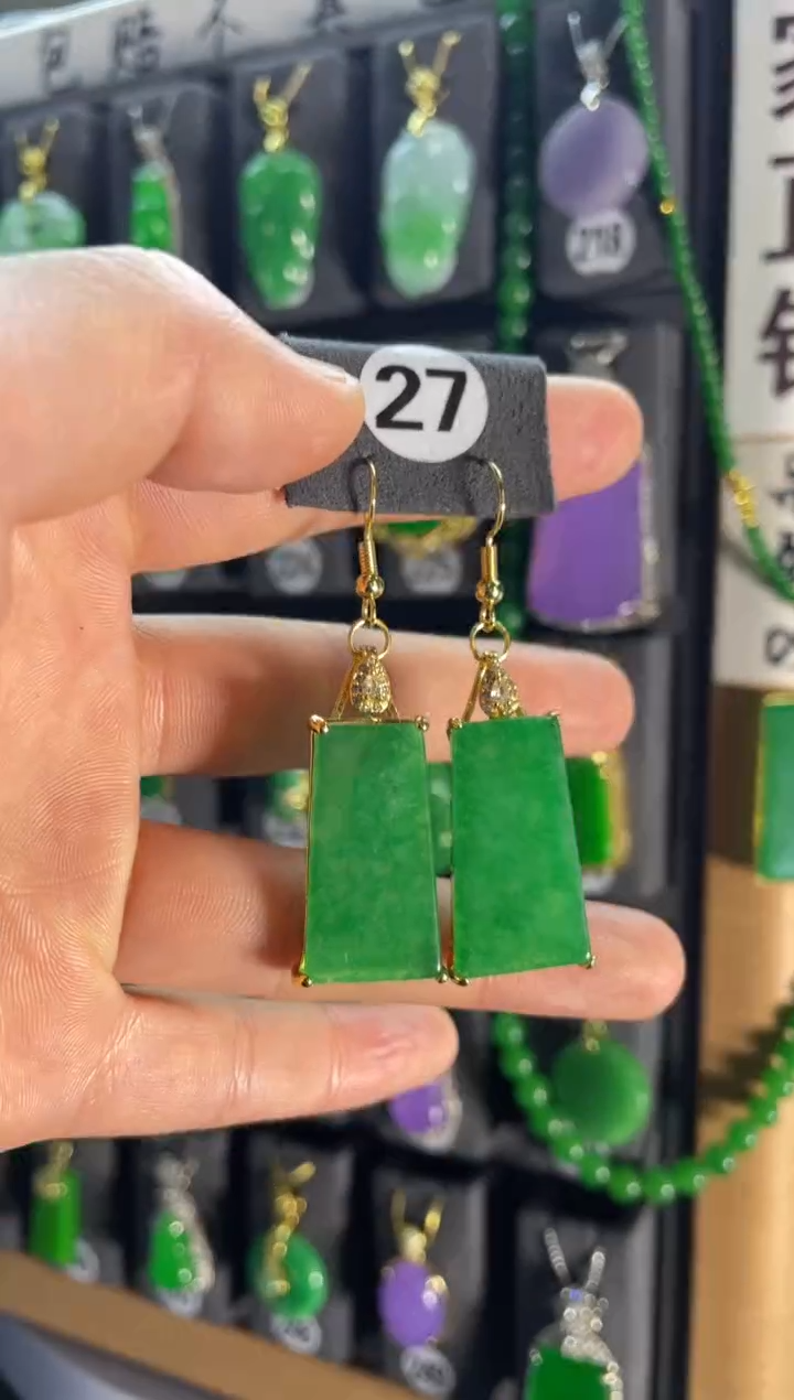 【闪购商品】翡翠颈饰银S925镶嵌27...