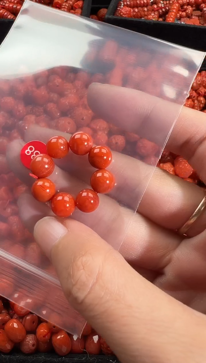 颈饰未镶嵌南红玛瑙1