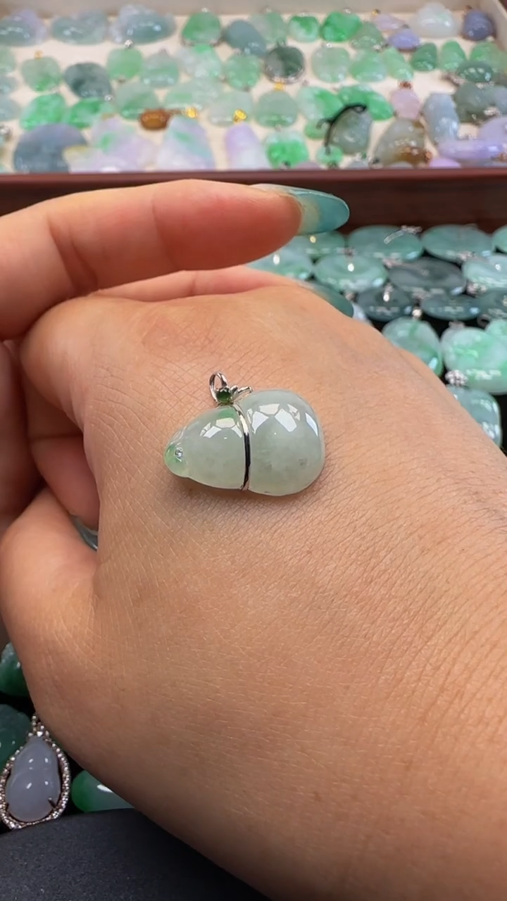 吊坠(不含链)18K金镶嵌翡翠葫芦