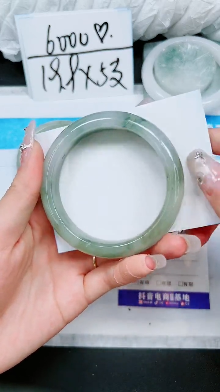 【闪购商品】石英质玉手镯未镶嵌A132-60/61