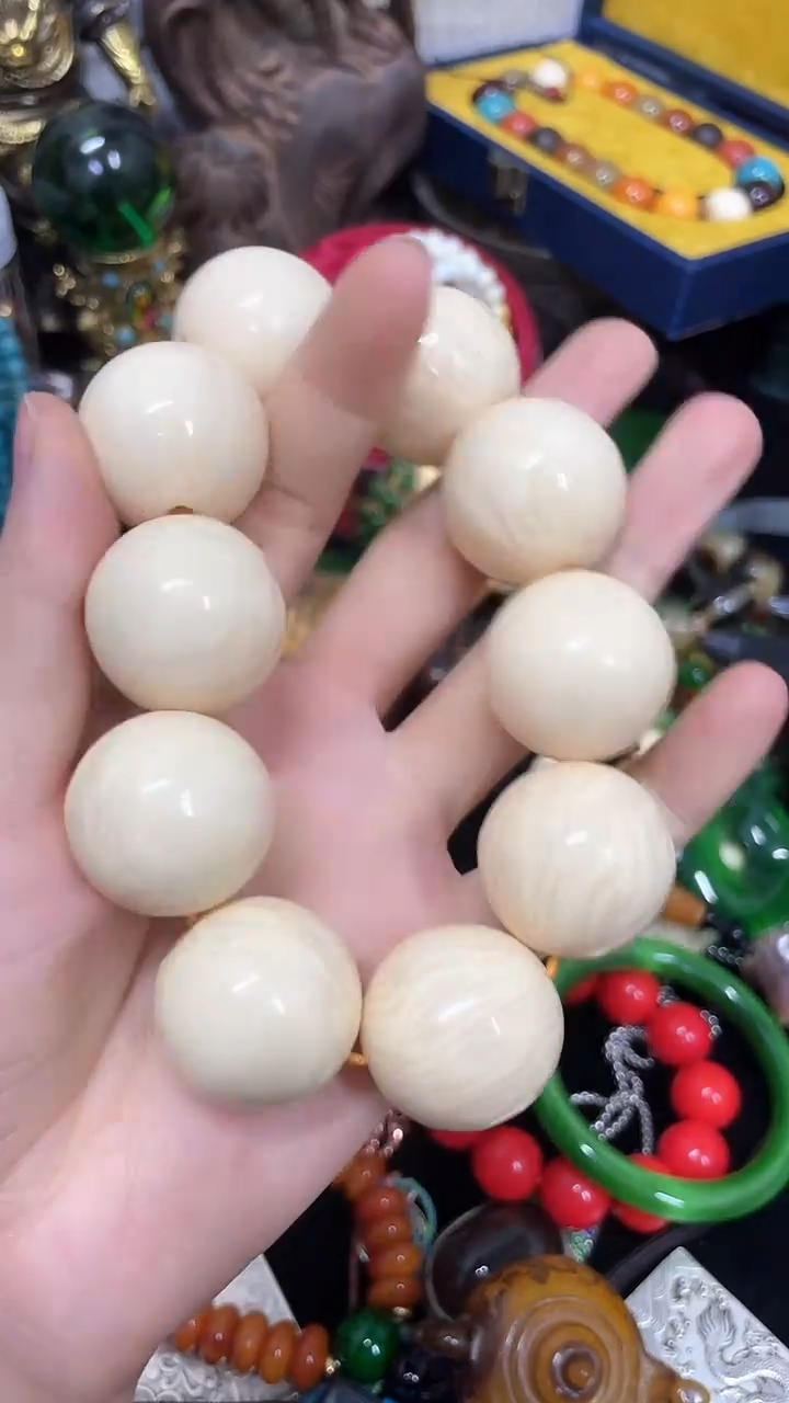 摆件主播推荐如图所示