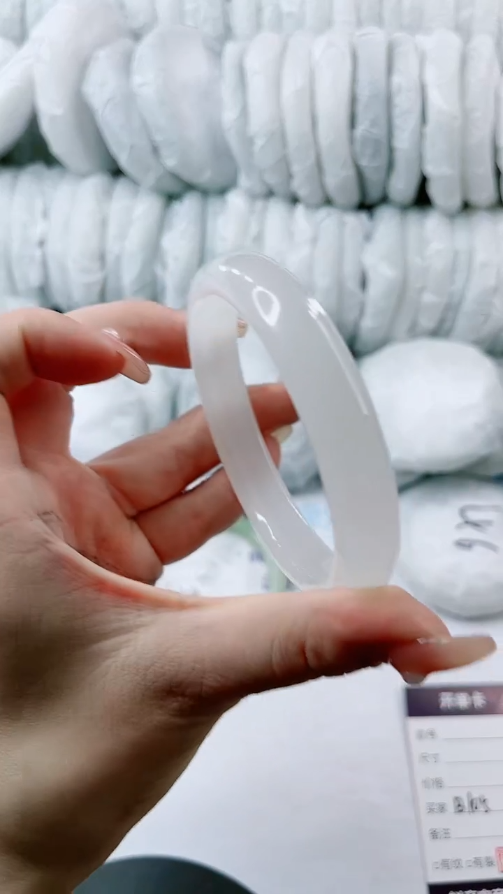 【闪购商品】石英质玉手镯未镶嵌多样性发货B105