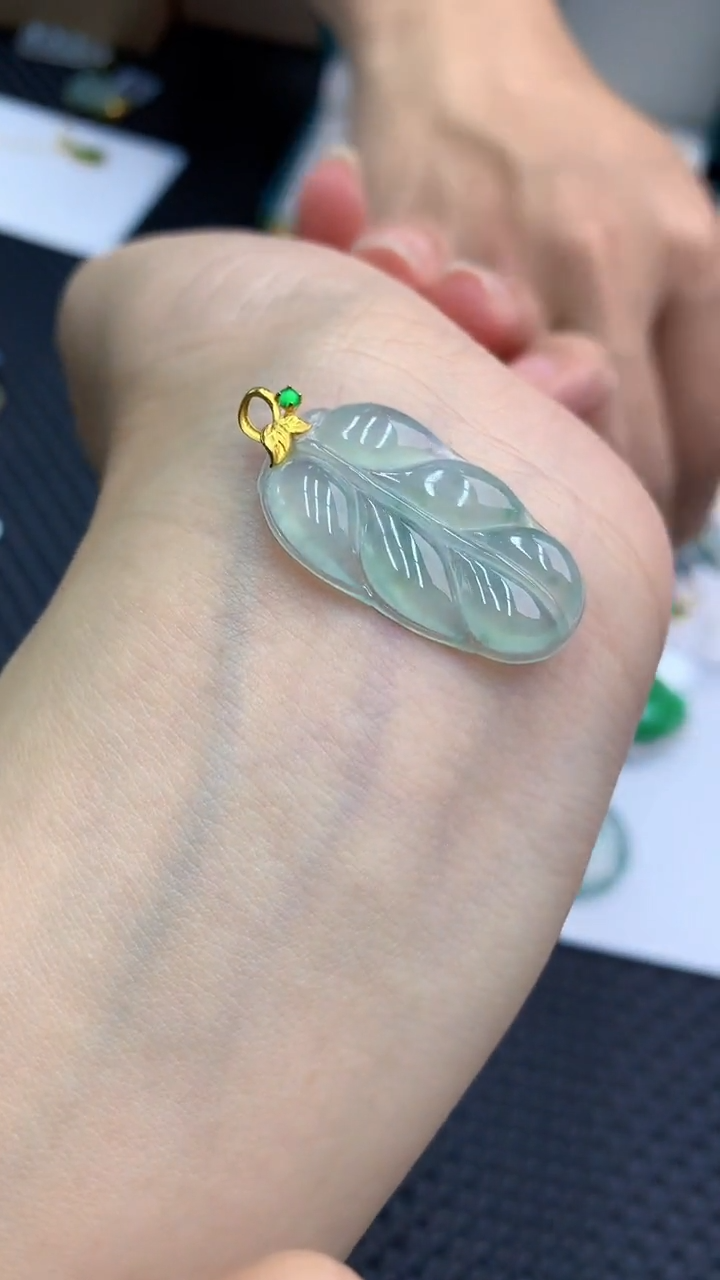 【闪购商品】翡翠颈饰18K金镶嵌            8