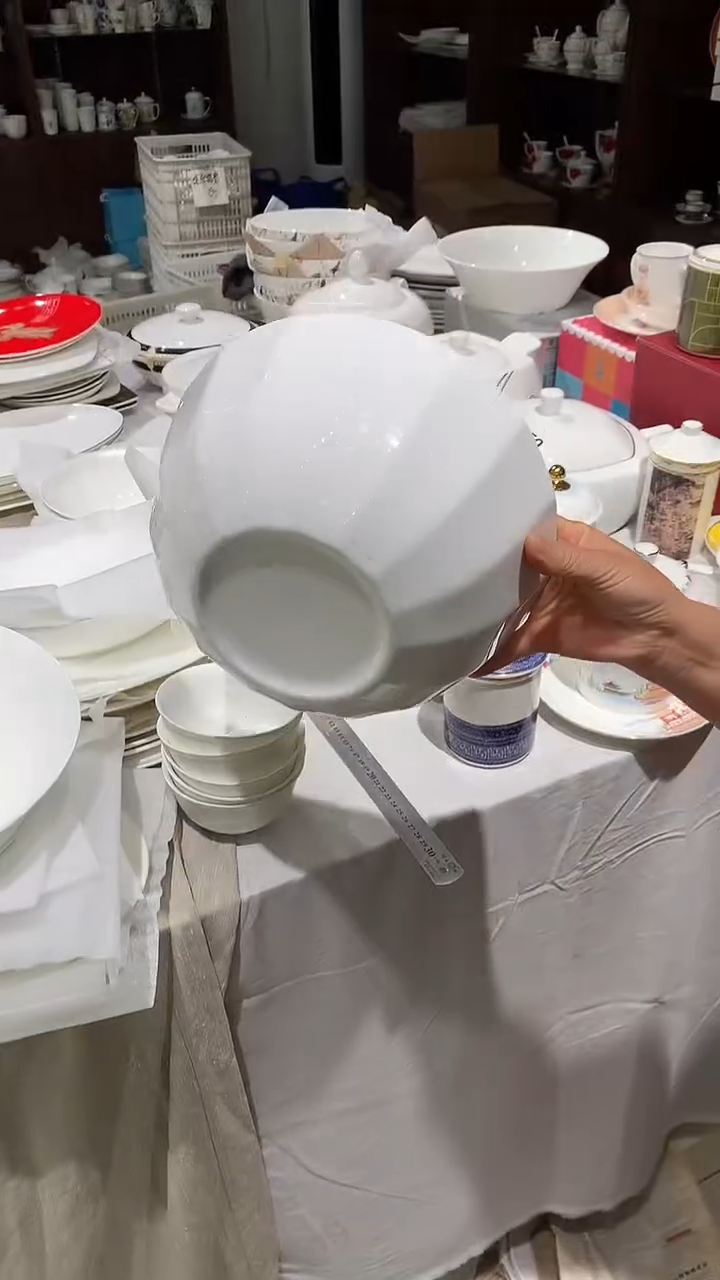 白瓷大碗25厘米隆达