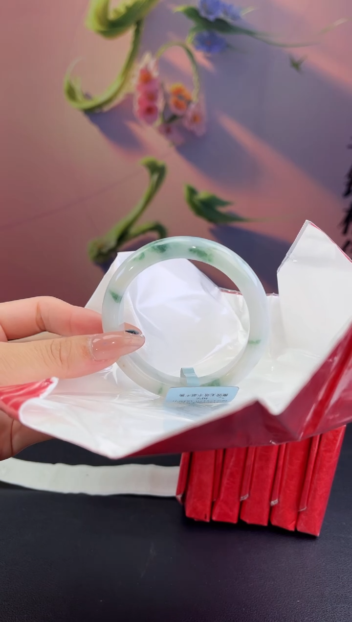 翡翠未镶嵌手镯翡翠手镯