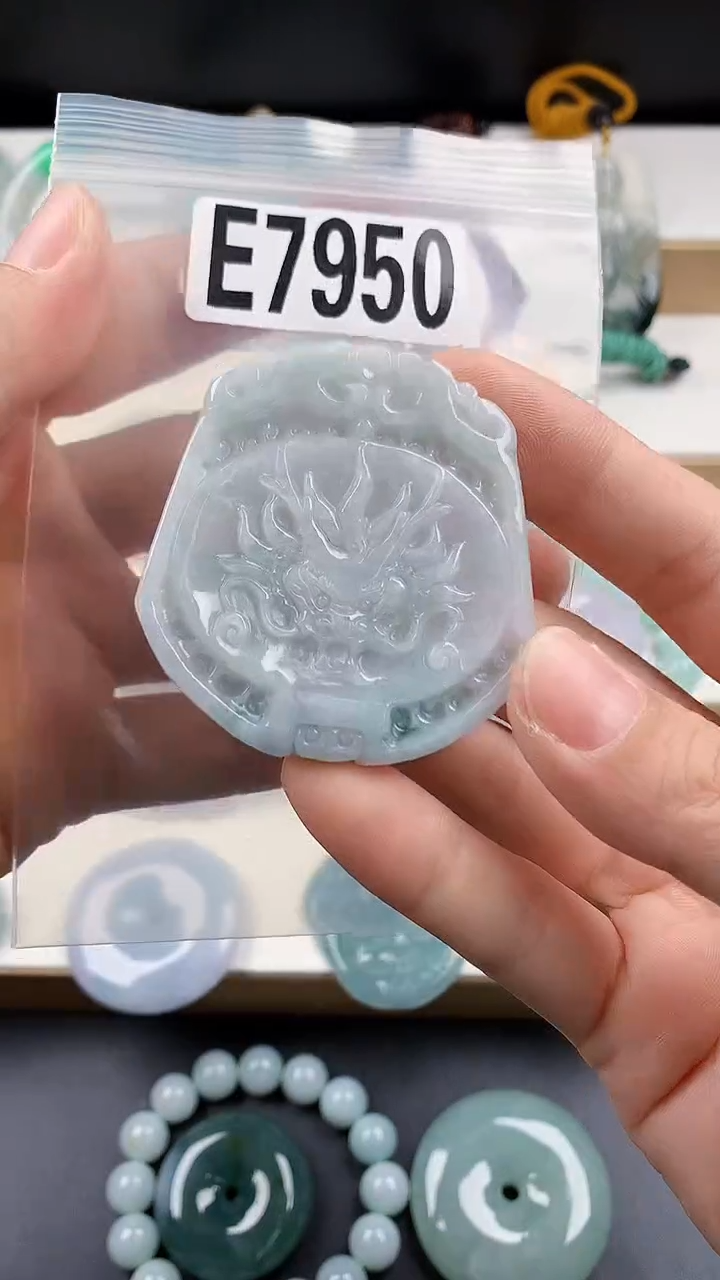 颈饰未镶嵌翡翠天然翡翠吊坠挂件