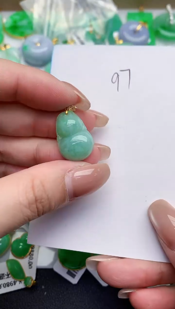 翡翠18K金镶嵌颈饰00000000000