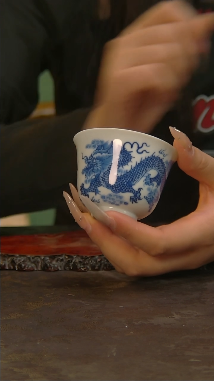 【闪购商品】青花手绘龙纹主人杯