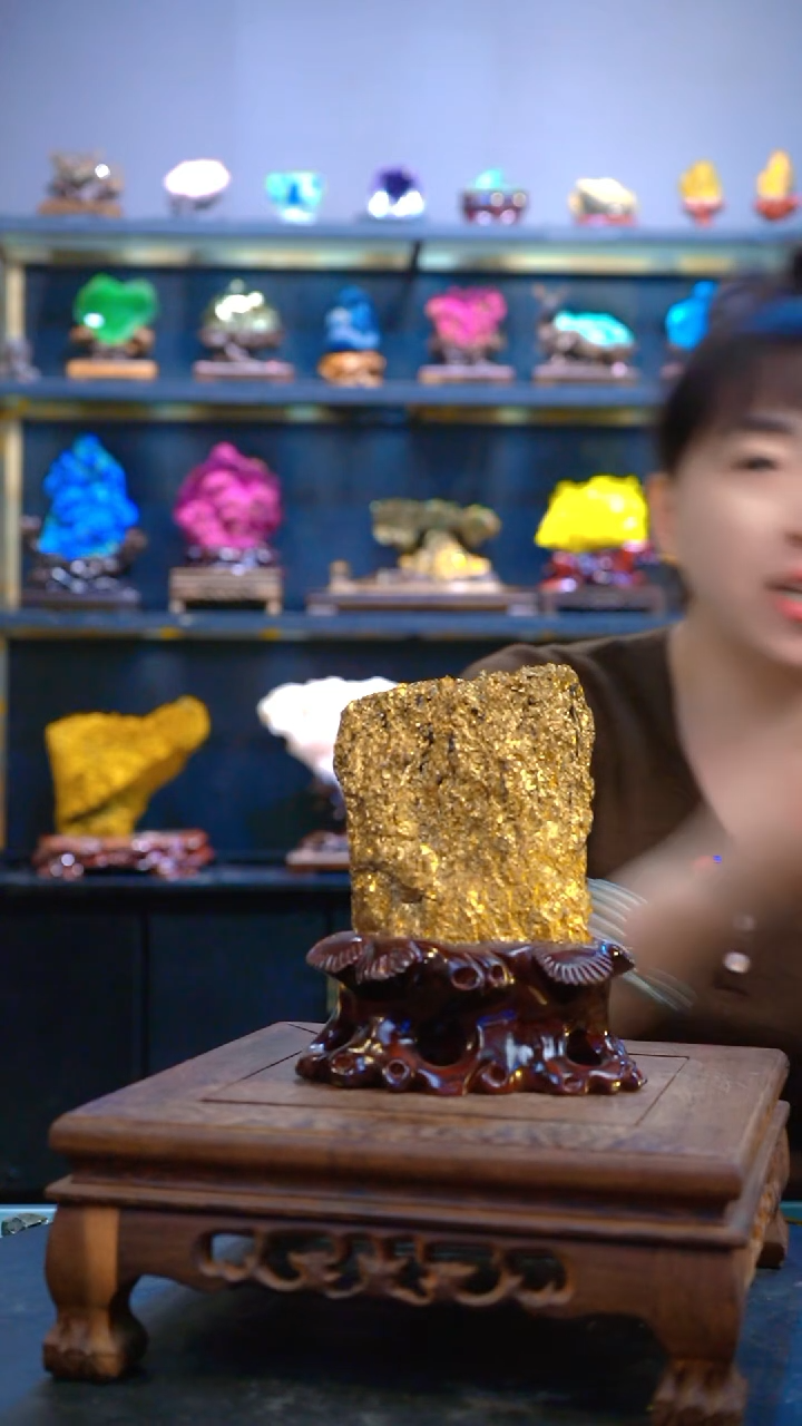 石材云*月精品矿物晶体摆件