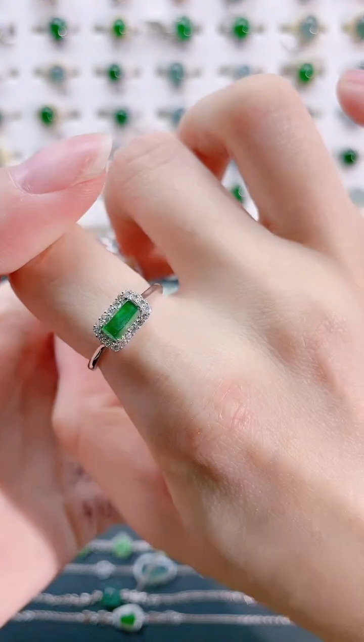 【闪购商品】翡翠戒指银S925镶嵌天然翡翠