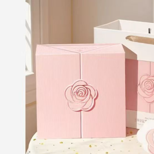 新款女士高端轻奢防水方形石英手表礼盒