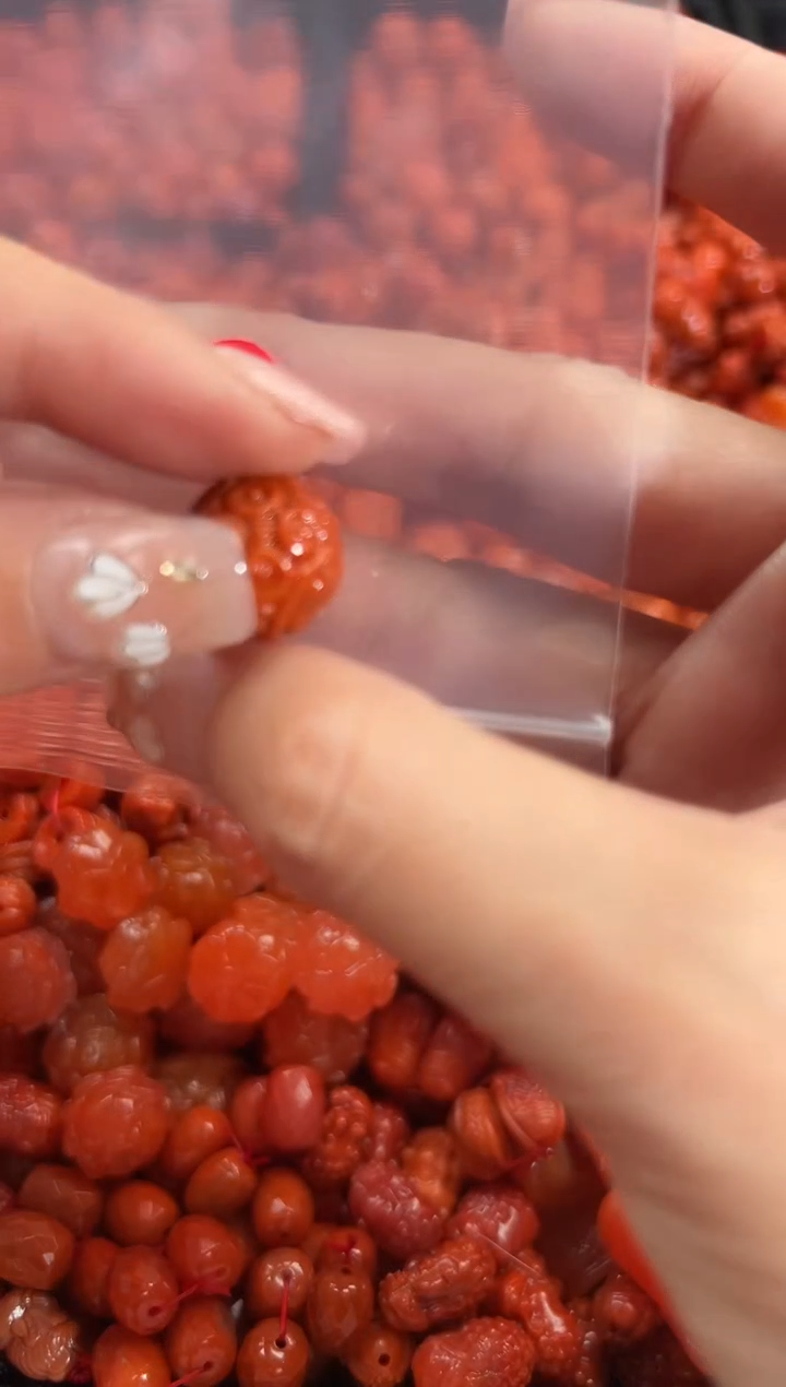 颈饰未镶嵌南红玛瑙1