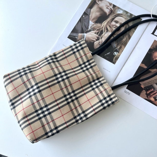 95新 BURBERRY/博柏利 XM/格纹小号琴谱单肩包/EE05607035修复品