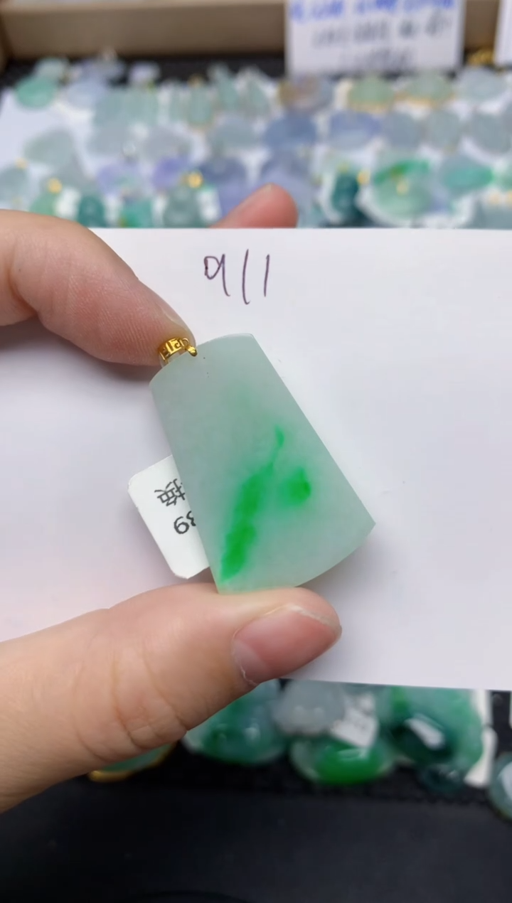 翡翠18K金镶嵌颈饰天然缅甸A货翡翠