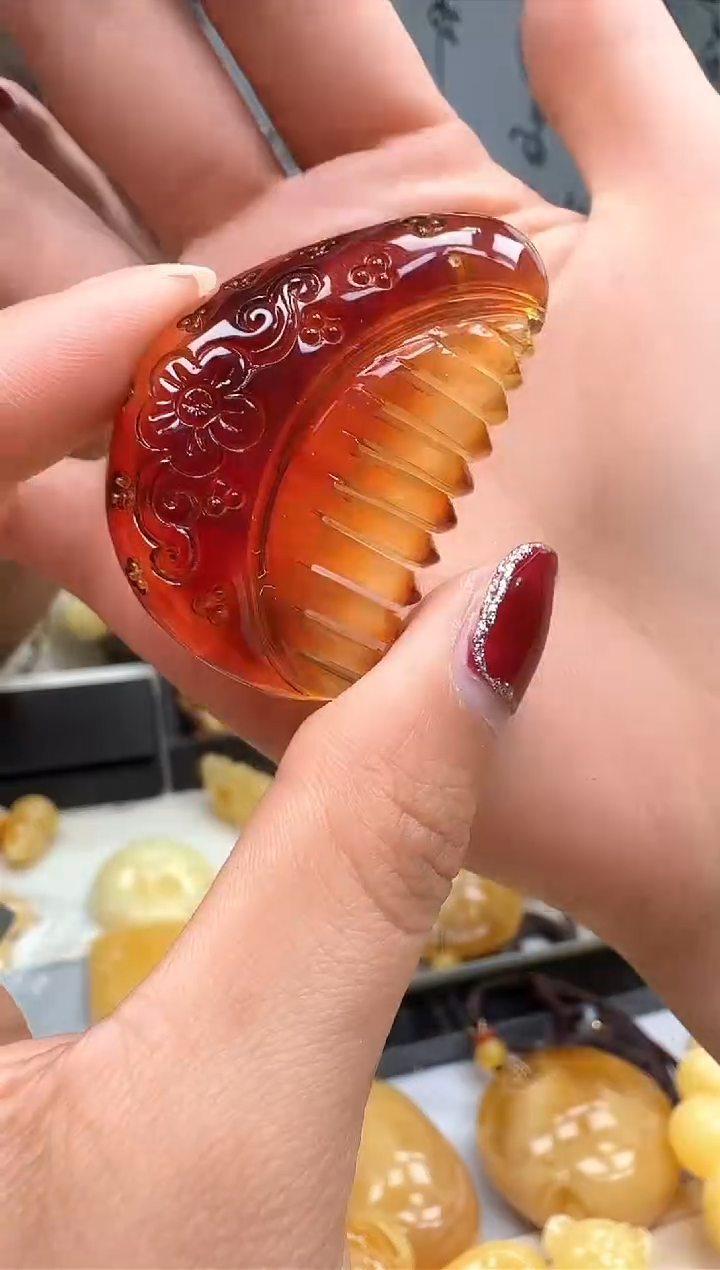 【闪购商品】琥珀裸石未镶嵌挂坠