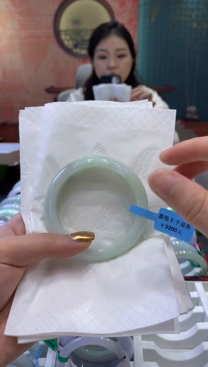 【闪购商品】翡翠手镯未镶嵌多人19386