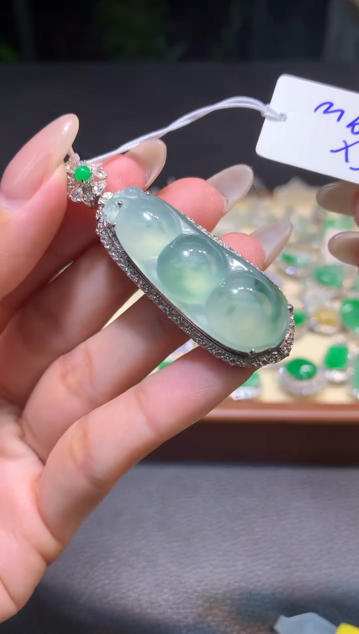 颈饰未镶嵌翡翠1