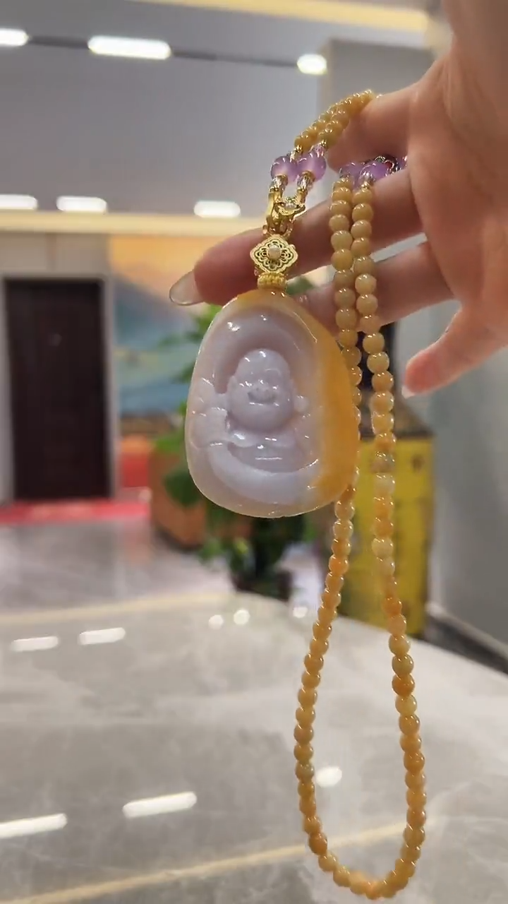 翡翠未镶嵌颈饰佛公