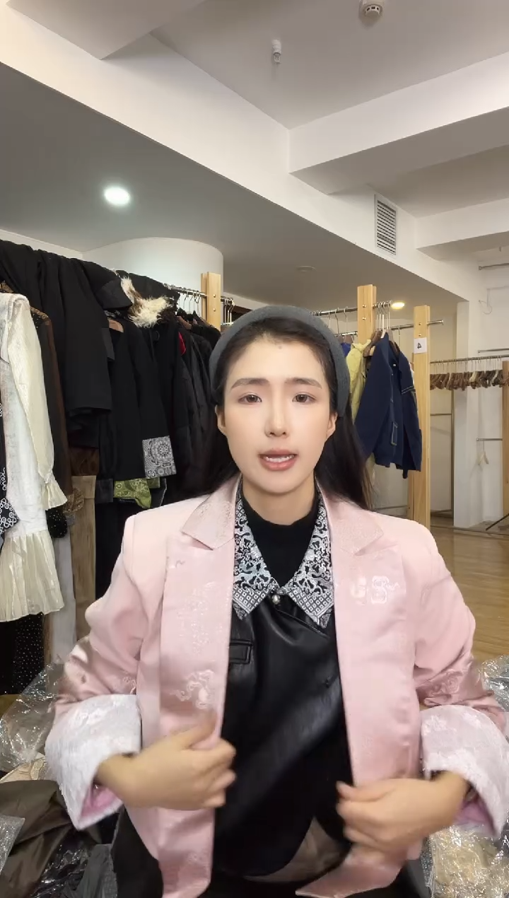 外套       XL码      115-125斤