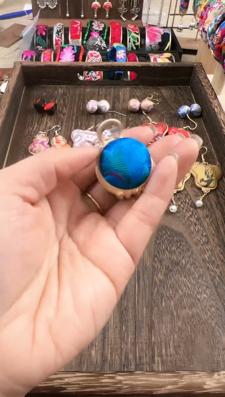 【闪购商品】织绣民族风老绣饰品386