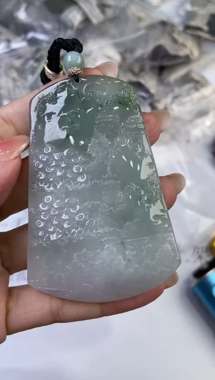 翡翠挂件未镶嵌280848    /多样性发一件