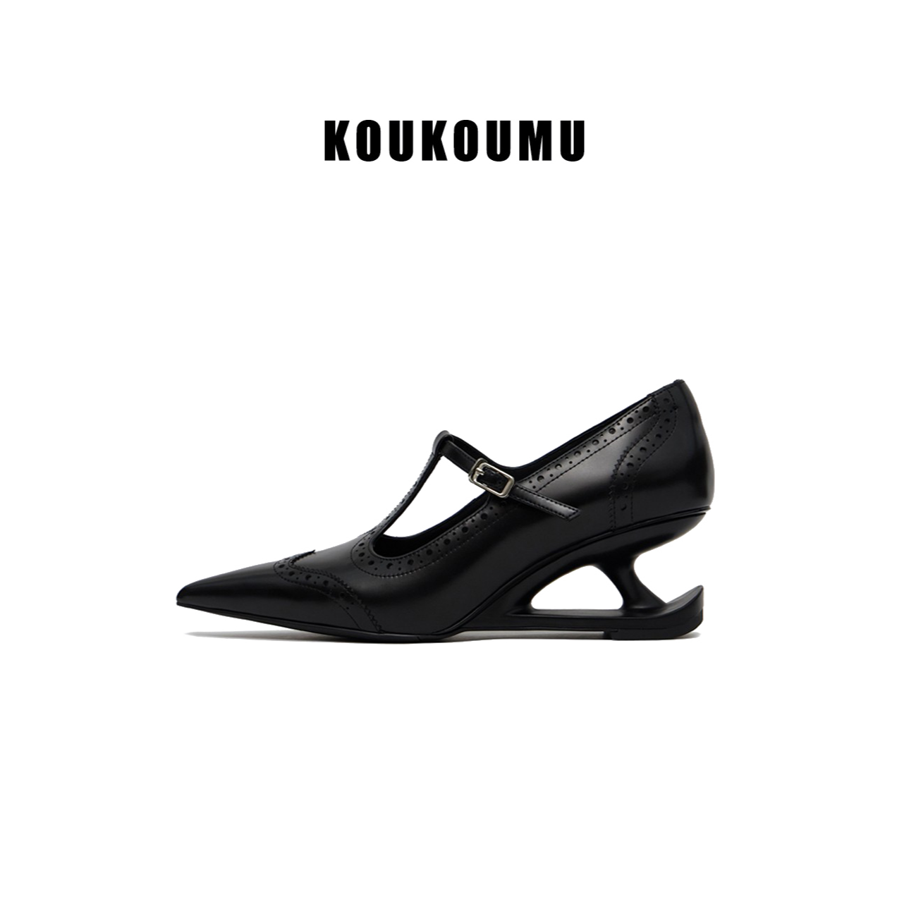 KOUKOUMU 新款小牛皮雕花设计黑色复古玛丽珍芭蕾舞鞋 高跟鞋单鞋