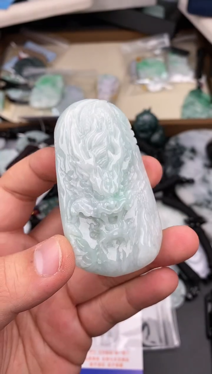 【闪购商品】翡翠颈饰未镶嵌  天然翡翠，一物一图