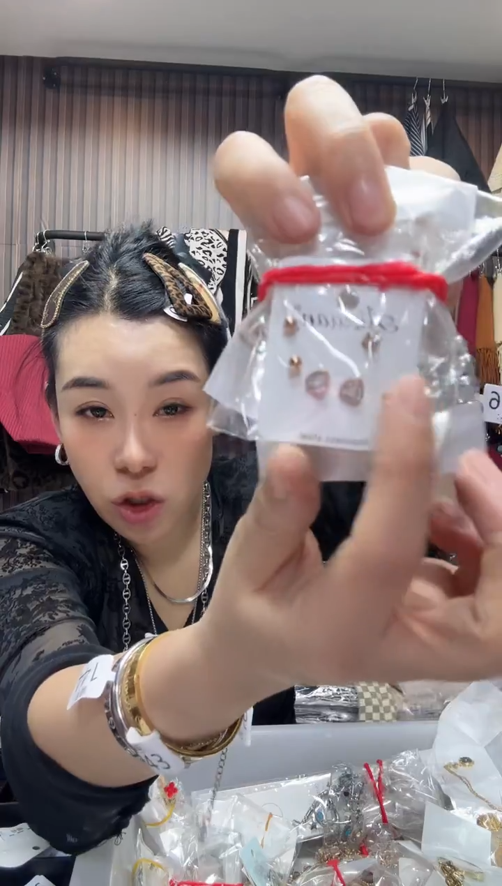 亚麻芳姐孤品福利F53