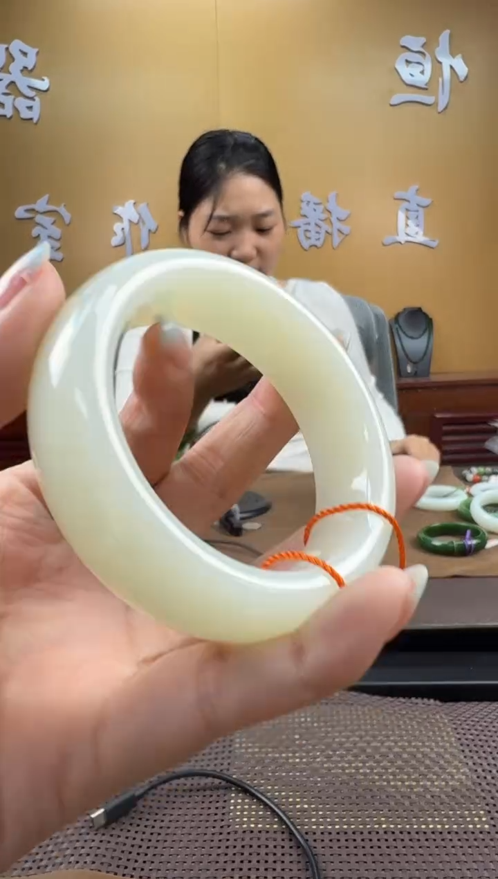 颈饰未镶嵌和田玉手镯55-19