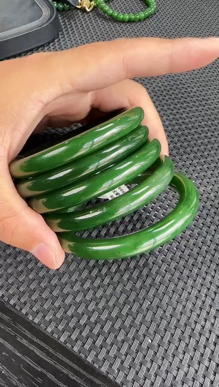 和田玉手镯未镶嵌58-62圈口多样性发一