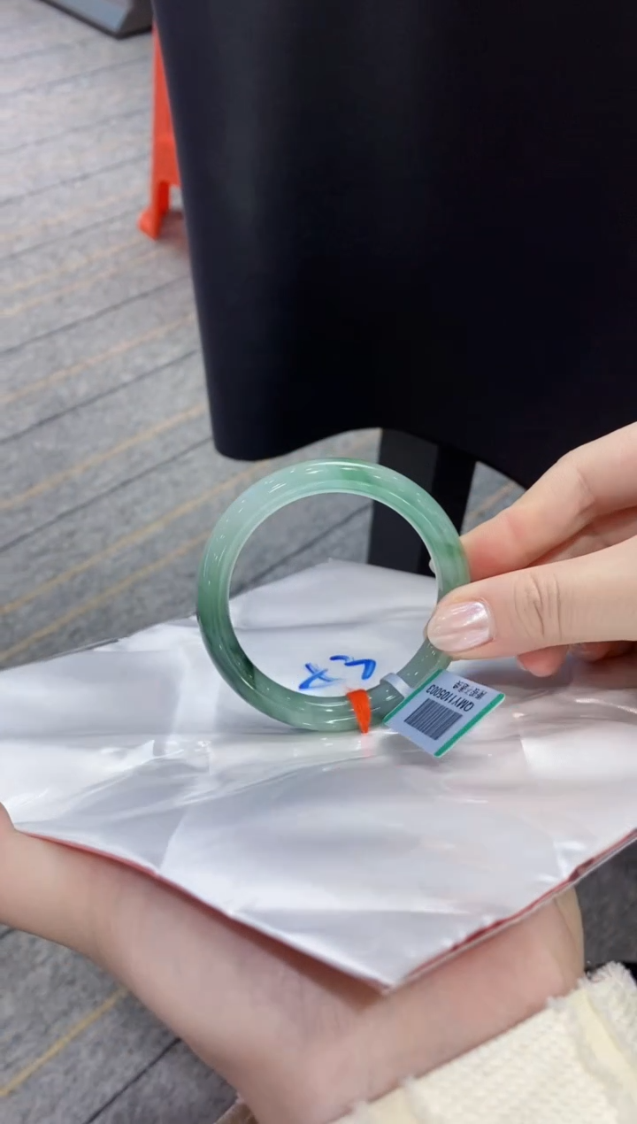 【闪购商品】翡翠手镯未镶嵌