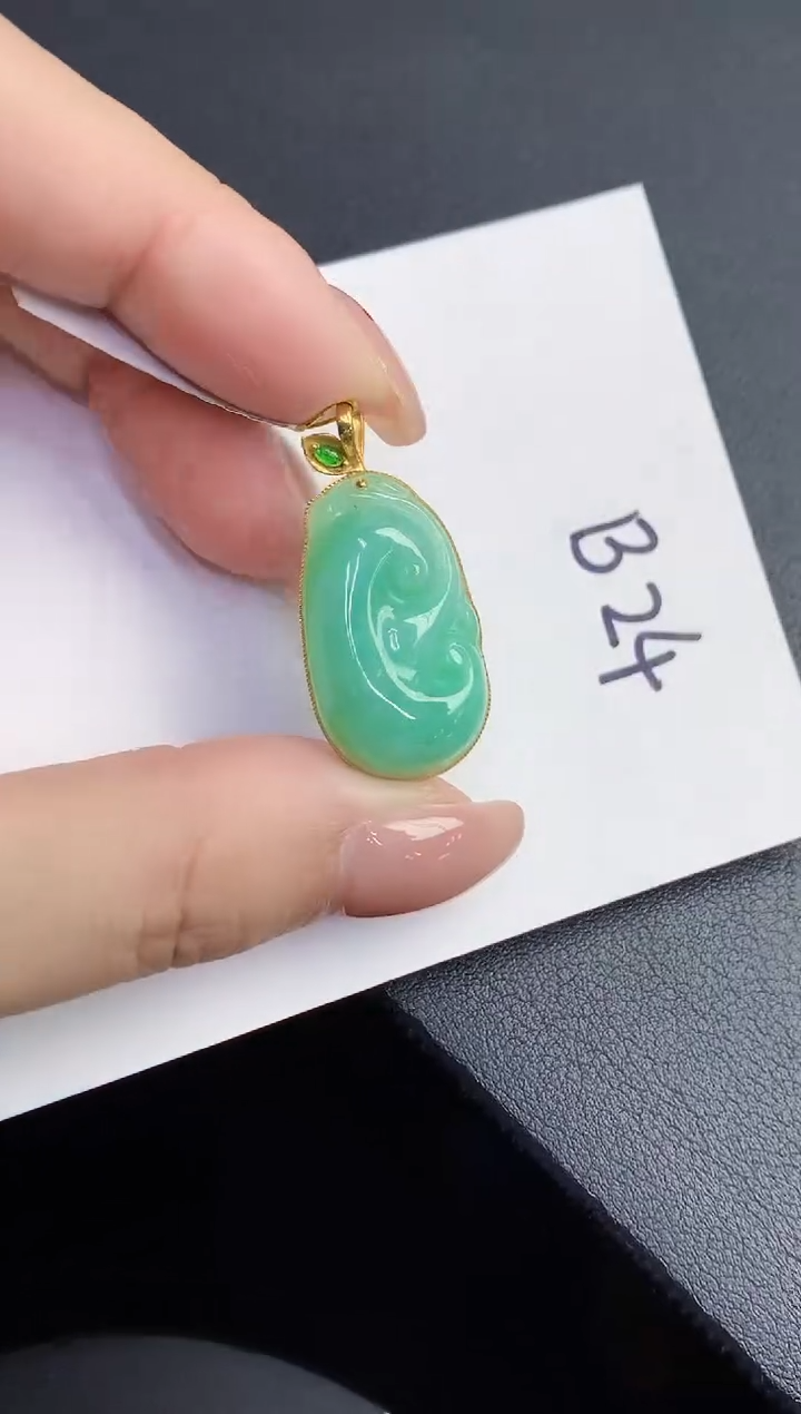 【闪购商品】翡翠颈饰18K金镶嵌00000000000