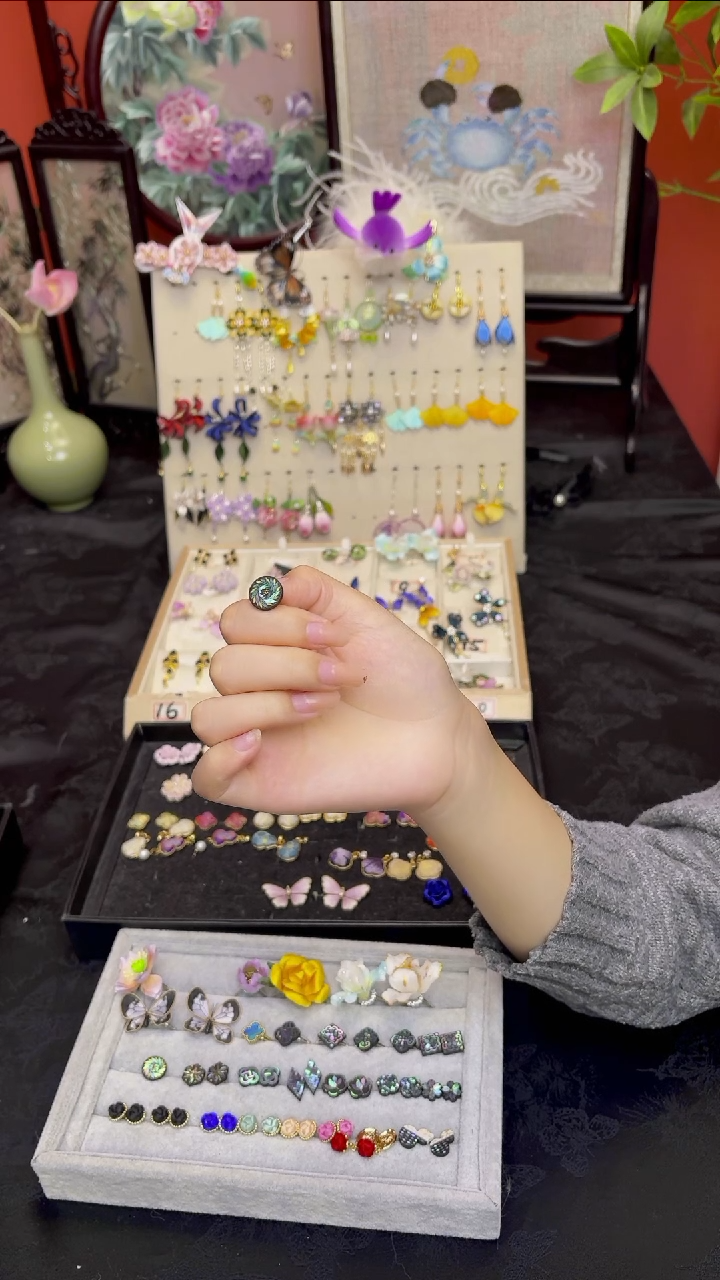 刺绣柠****⁶非遗绒花苏绣饰品