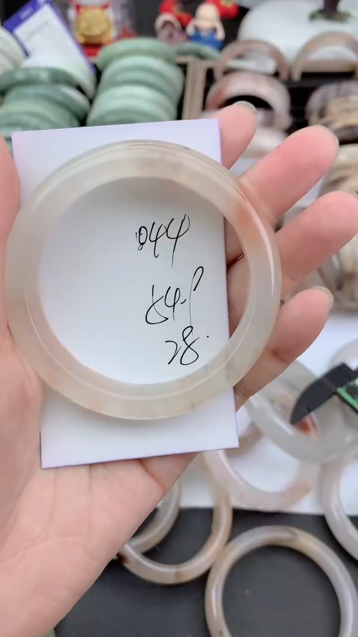 未镶嵌手镯石英质玉044