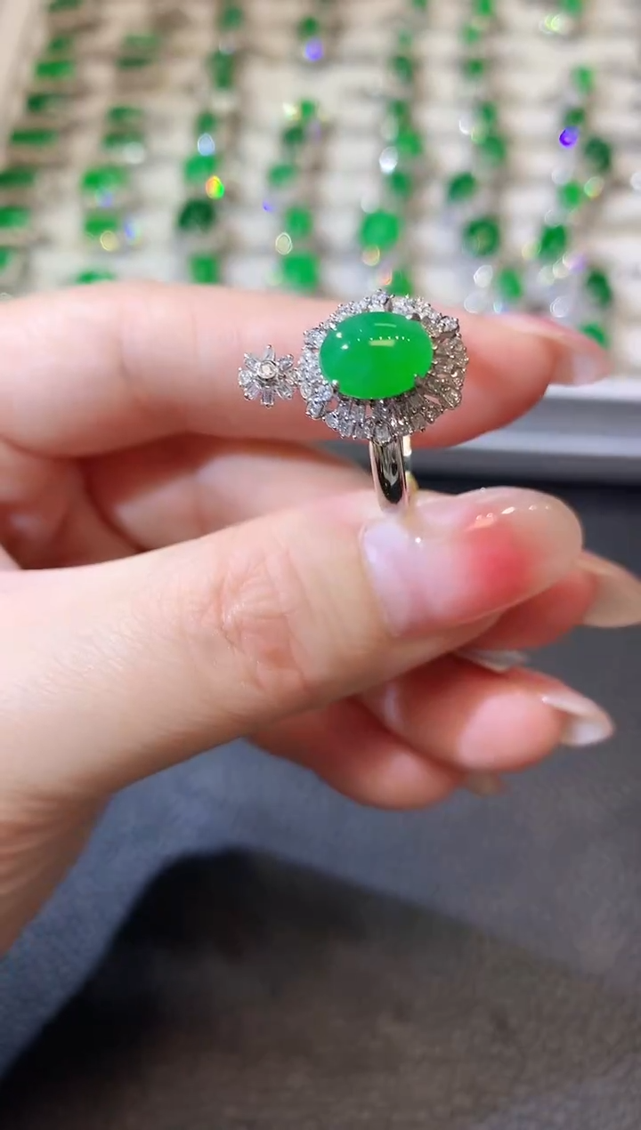 【闪购商品】翡翠戒指18K金镶嵌A17 翡翠