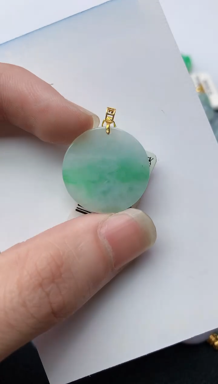 【闪购商品】翡翠颈饰18K金镶嵌34.........